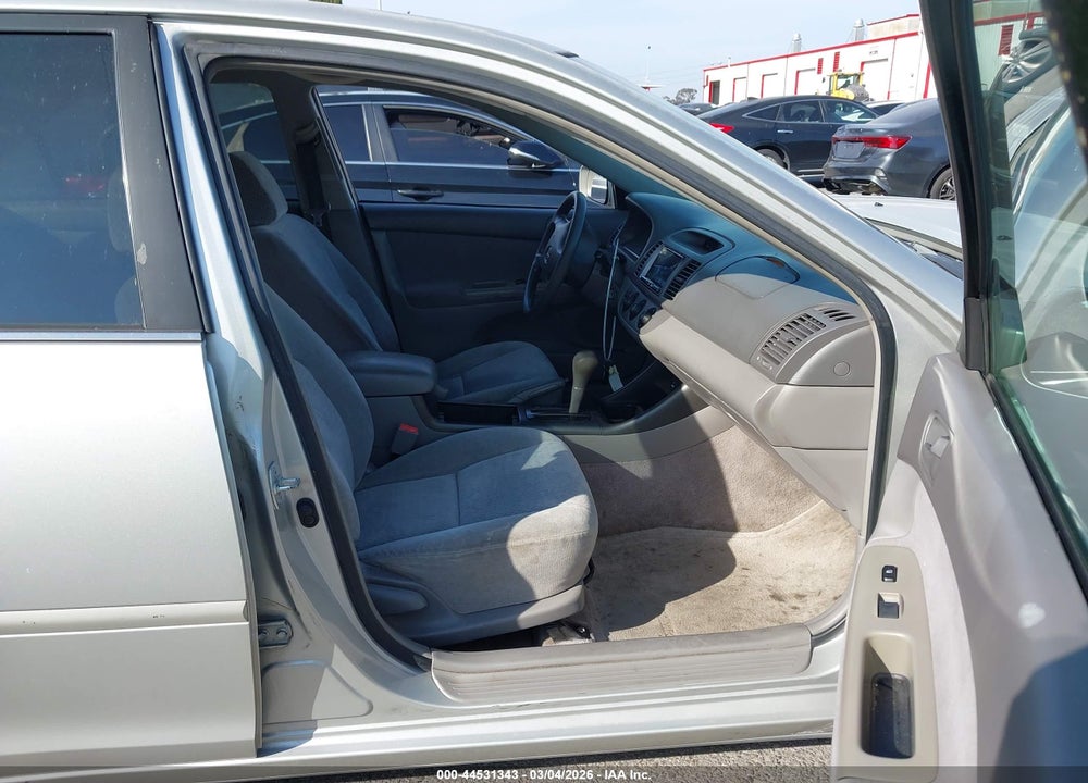 2002 TOYOTA CAMRY LE VIN: 4T1BE32K52U097830