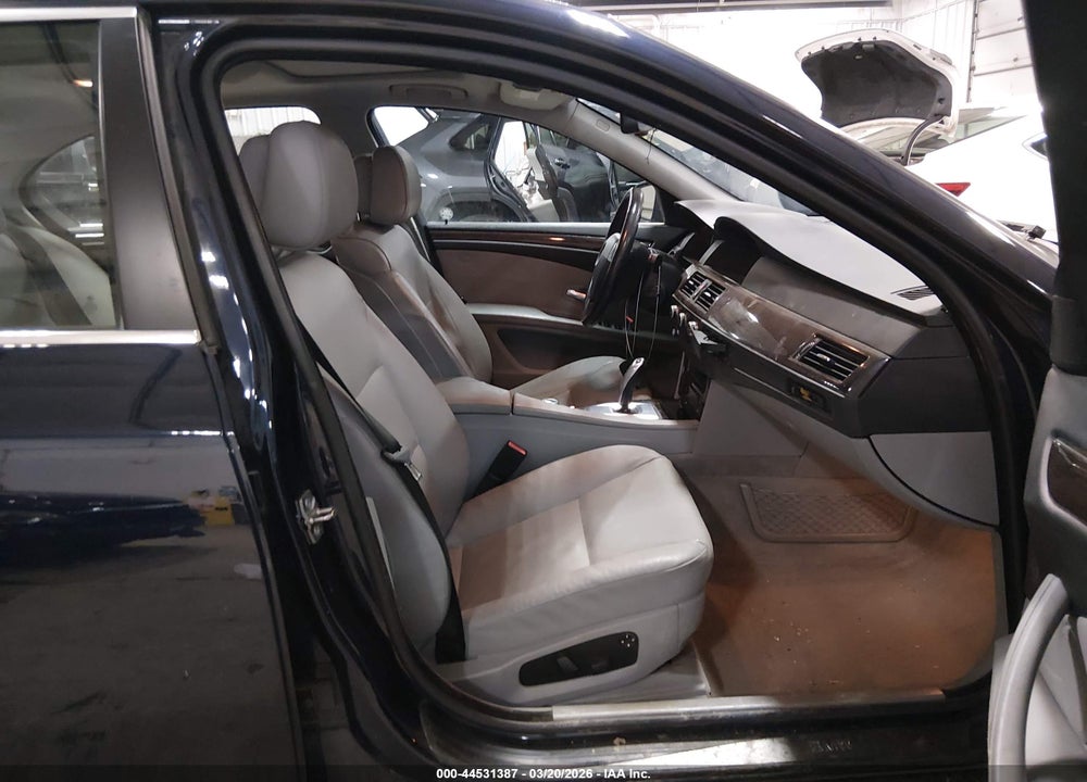 2010 BMW 528I XDRIVE VIN: WBANV1C59AC445984