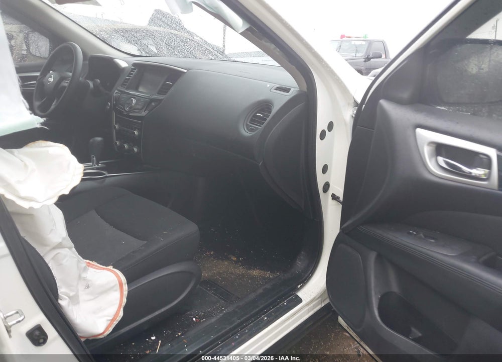 2018 NISSAN PATHFINDER S VIN: 5N1DR2MN6JC630075