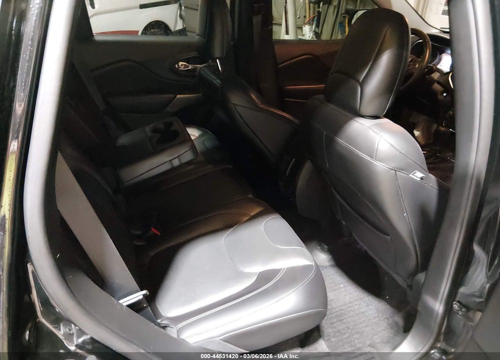 2019 JEEP CHEROKEE OVERLAND 4X4 VIN: 1C4PJMJX0KD161152