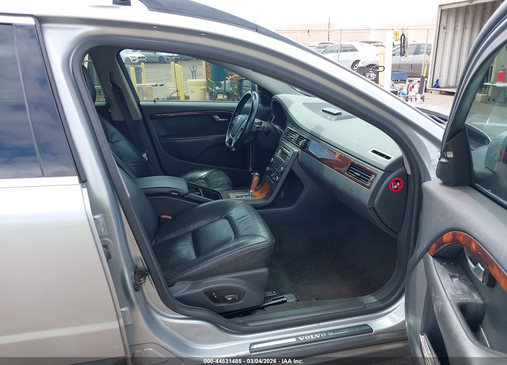 2010 VOLVO XC70 T6 VIN: YV4992BZ4A1081744