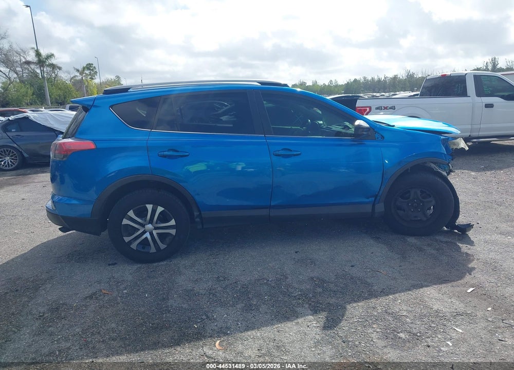2018 TOYOTA RAV4 LE VIN: JTMZFREV8JJ156085