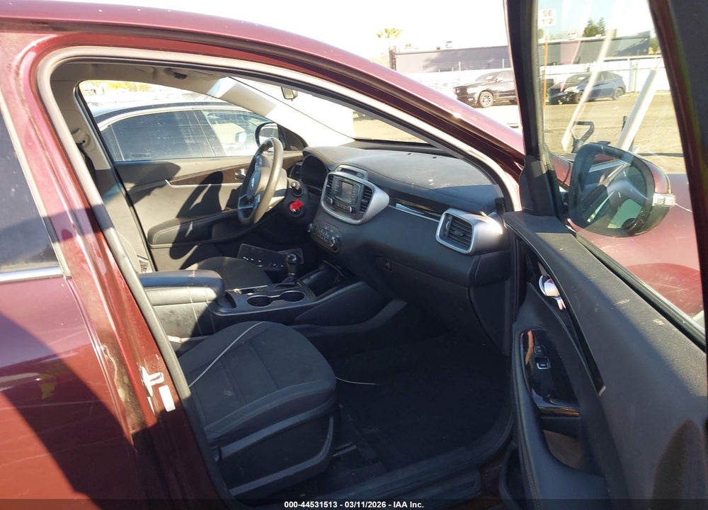 2017 KIA SORENTO 3.3L LX VIN: 5XYPGDA5XHG281516