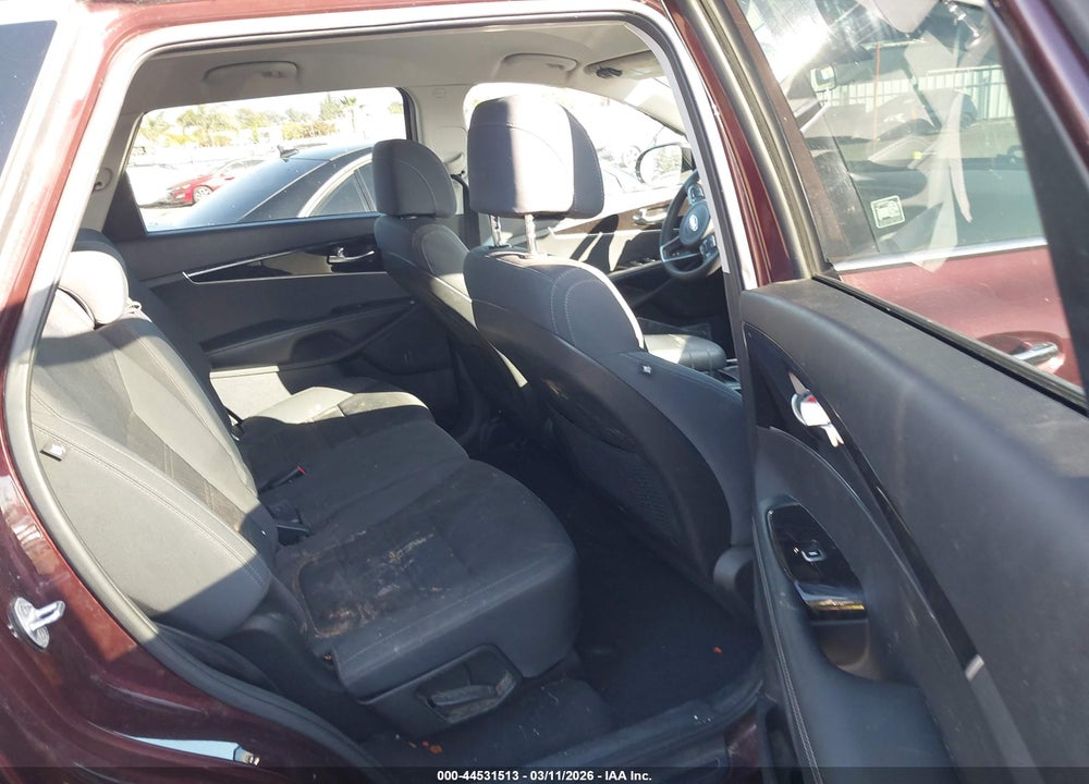 2017 KIA SORENTO 3.3L LX VIN: 5XYPGDA5XHG281516