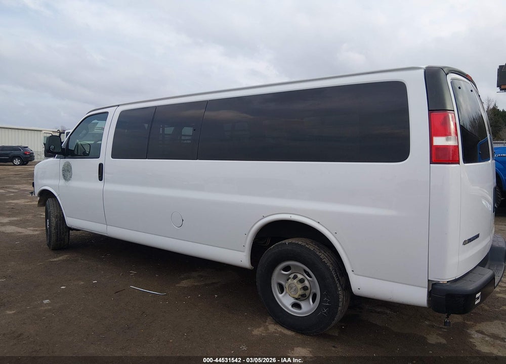 2020 CHEVROLET EXPRESS PASSENGER RWD 3500 EXTENDED WHEELBASE LS VIN: 1GAZGNFG3L1269914