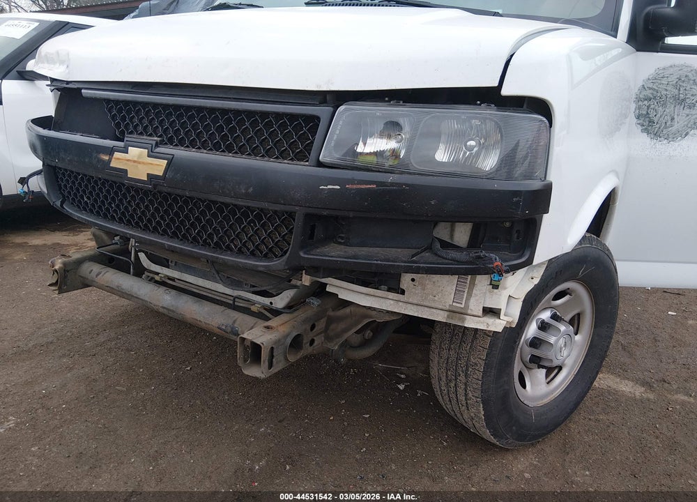 2020 CHEVROLET EXPRESS PASSENGER RWD 3500 EXTENDED WHEELBASE LS VIN: 1GAZGNFG3L1269914