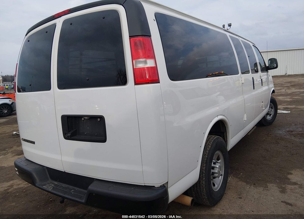 2020 CHEVROLET EXPRESS PASSENGER RWD 3500 EXTENDED WHEELBASE LS VIN: 1GAZGNFG3L1269914