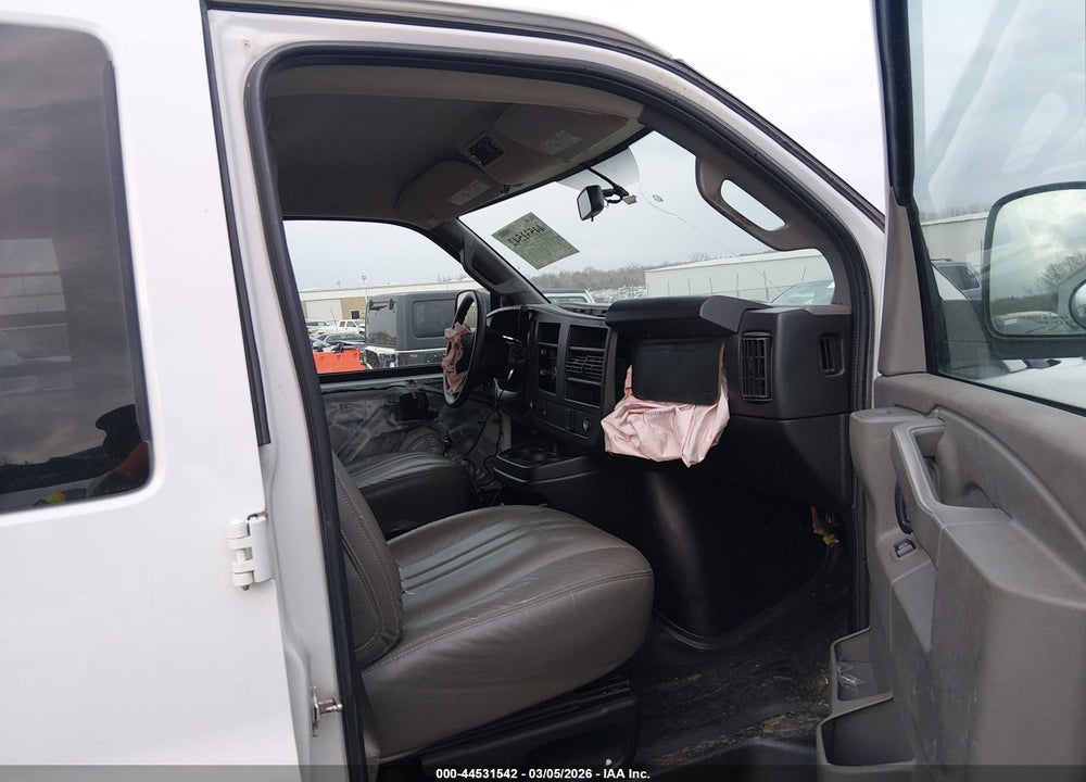 2020 CHEVROLET EXPRESS PASSENGER RWD 3500 EXTENDED WHEELBASE LS VIN: 1GAZGNFG3L1269914