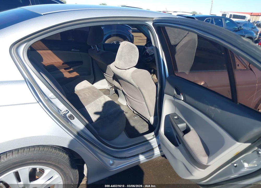 2010 HONDA ACCORD 2.4 LX-P VIN: 1HGCP2F4XAA124952