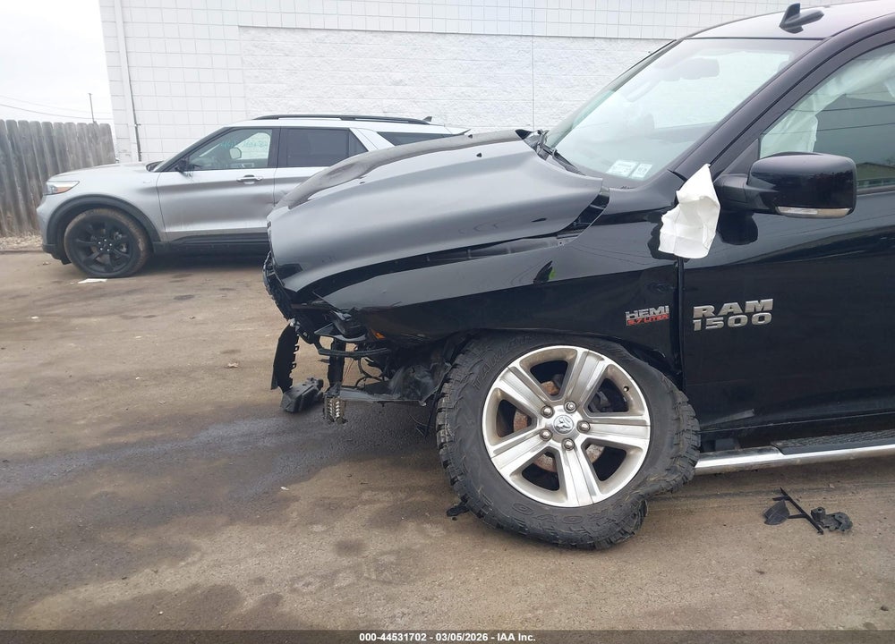 2015 RAM 1500 SPORT VIN: 3C6JR7CT3FG572586