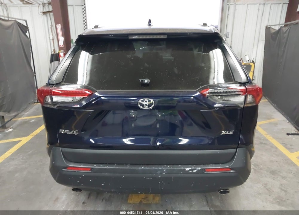 2021 TOYOTA RAV4 XLE VIN: JTMW1RFV2MD066532