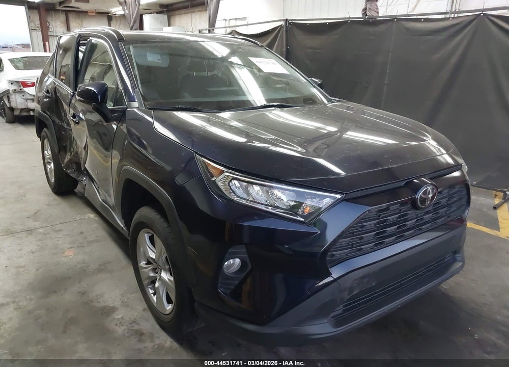2021 TOYOTA RAV4 XLE VIN: JTMW1RFV2MD066532