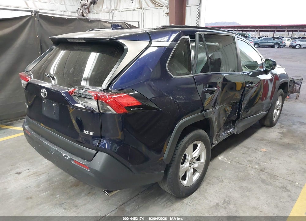 2021 TOYOTA RAV4 XLE VIN: JTMW1RFV2MD066532