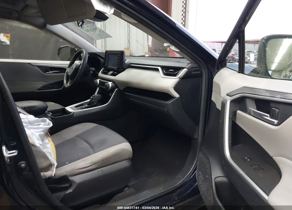 2021 TOYOTA RAV4 XLE VIN: JTMW1RFV2MD066532