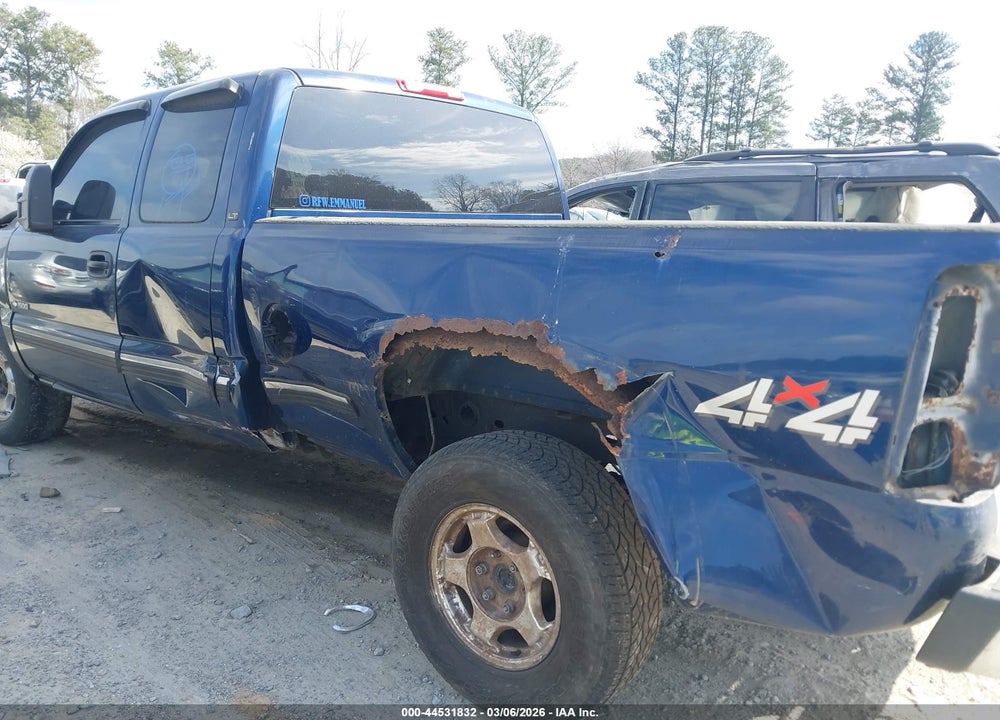 2001 CHEVROLET SILVERADO VIN: 2GCEK19T811321518
