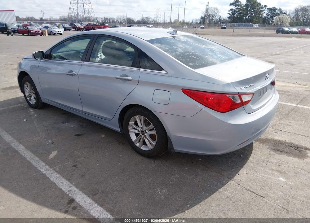 2013 HYUNDAI SONATA GLS VIN: 5NPEB4AC5DH686626