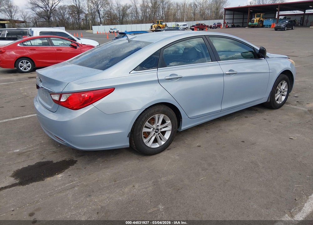 2013 HYUNDAI SONATA GLS VIN: 5NPEB4AC5DH686626
