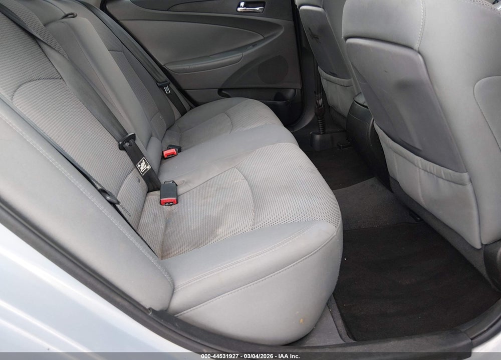 2013 HYUNDAI SONATA GLS VIN: 5NPEB4AC5DH686626