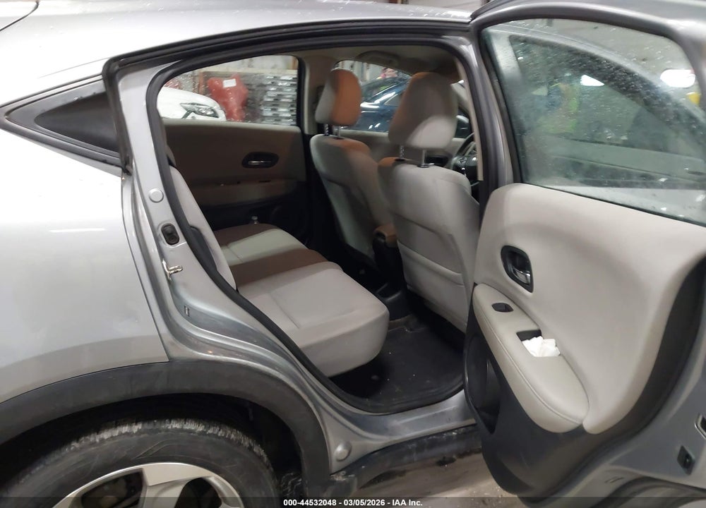 2018 HONDA HR-V LX VIN: 3CZRU6H3XJG717588