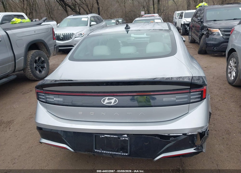 2025 HYUNDAI SONATA SEL VIN: KMHL64JA2SA447531