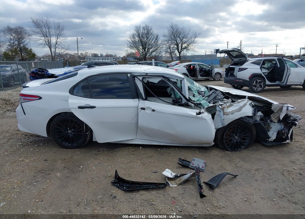 2019 TOYOTA CAMRY SE VIN: 4T1B11HK5KU256420
