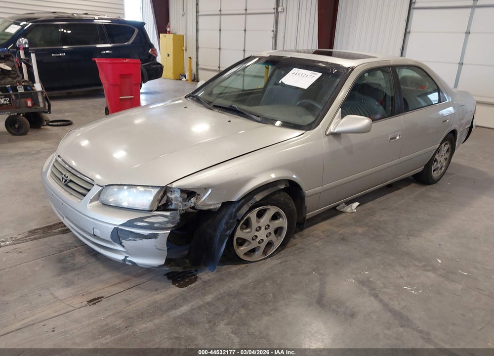 2001 TOYOTA CAMRY LE VIN: 4T1BG22K51U120302