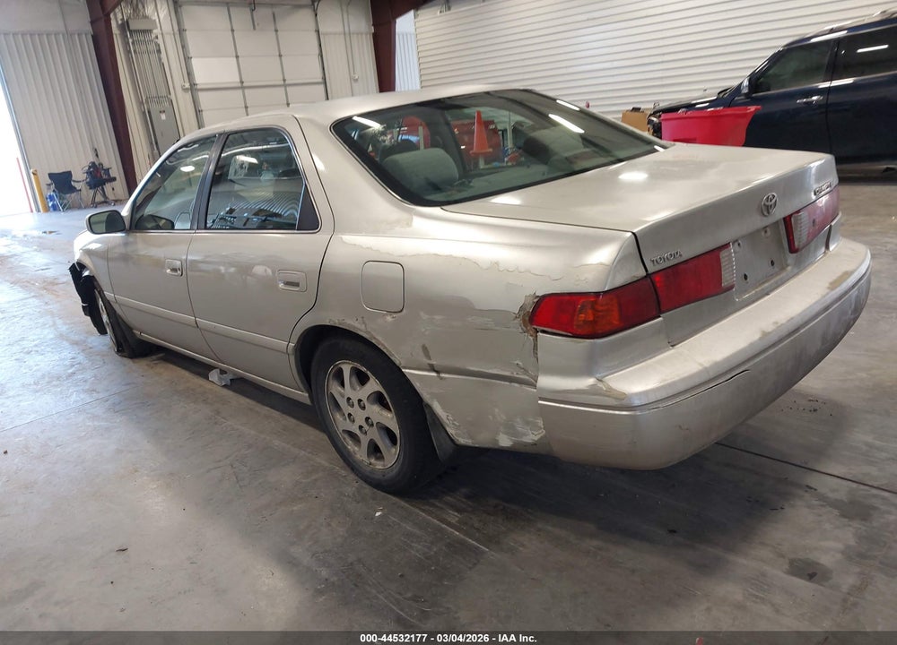 2001 TOYOTA CAMRY LE VIN: 4T1BG22K51U120302