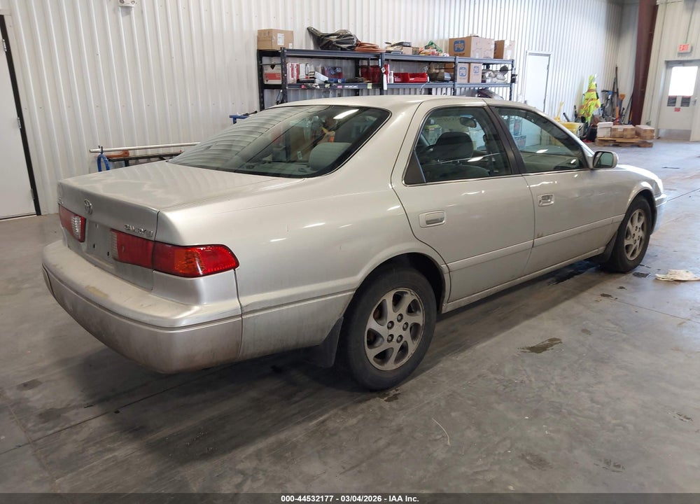 2001 TOYOTA CAMRY LE VIN: 4T1BG22K51U120302