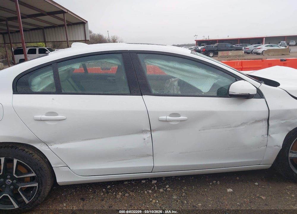 2018 VOLVO S60 T5 DYNAMIC VIN: YV140MTL3J2460848