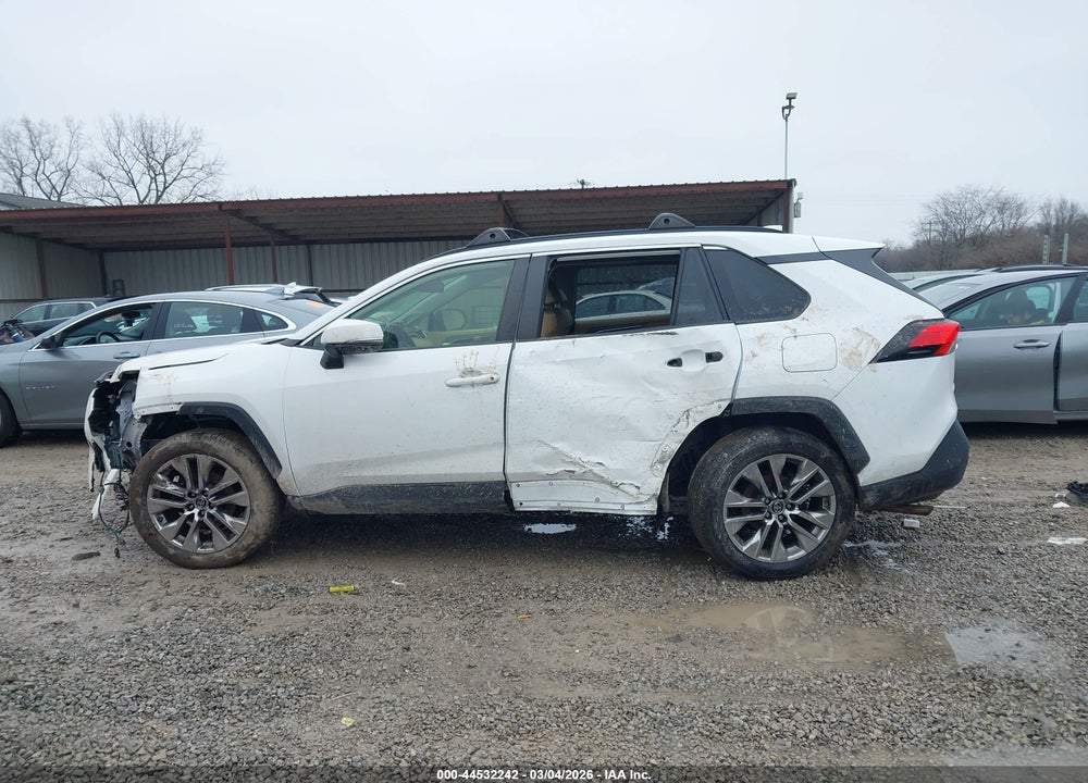 2019 TOYOTA RAV4 XLE PREMIUM VIN: JTMA1RFV5KJ022520