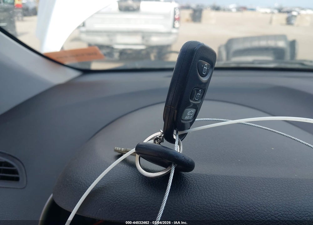 2013 HYUNDAI ELANTRA GLS VIN: 5NPDH4AE3DH385574