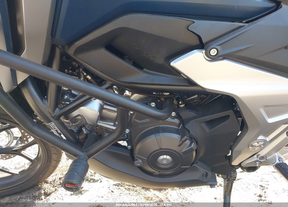 2024 HONDA NC750 XD VIN: JH2RH0919RK300821