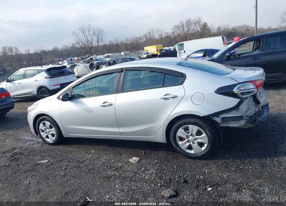 2018 KIA FORTE LX VIN: 3KPFK4A72JE178461