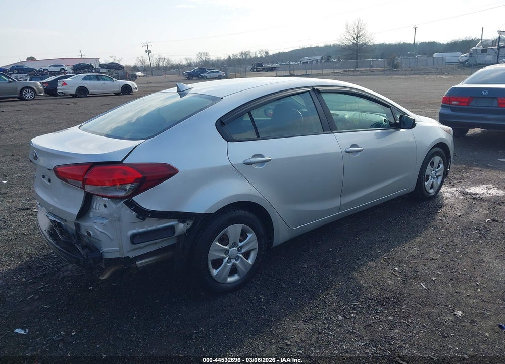 2018 KIA FORTE LX VIN: 3KPFK4A72JE178461