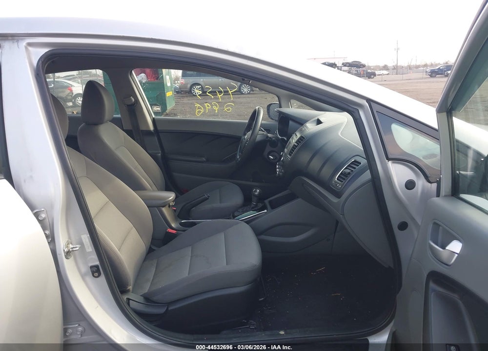 2018 KIA FORTE LX VIN: 3KPFK4A72JE178461