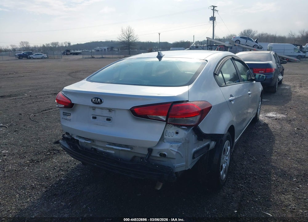 2018 KIA FORTE LX VIN: 3KPFK4A72JE178461