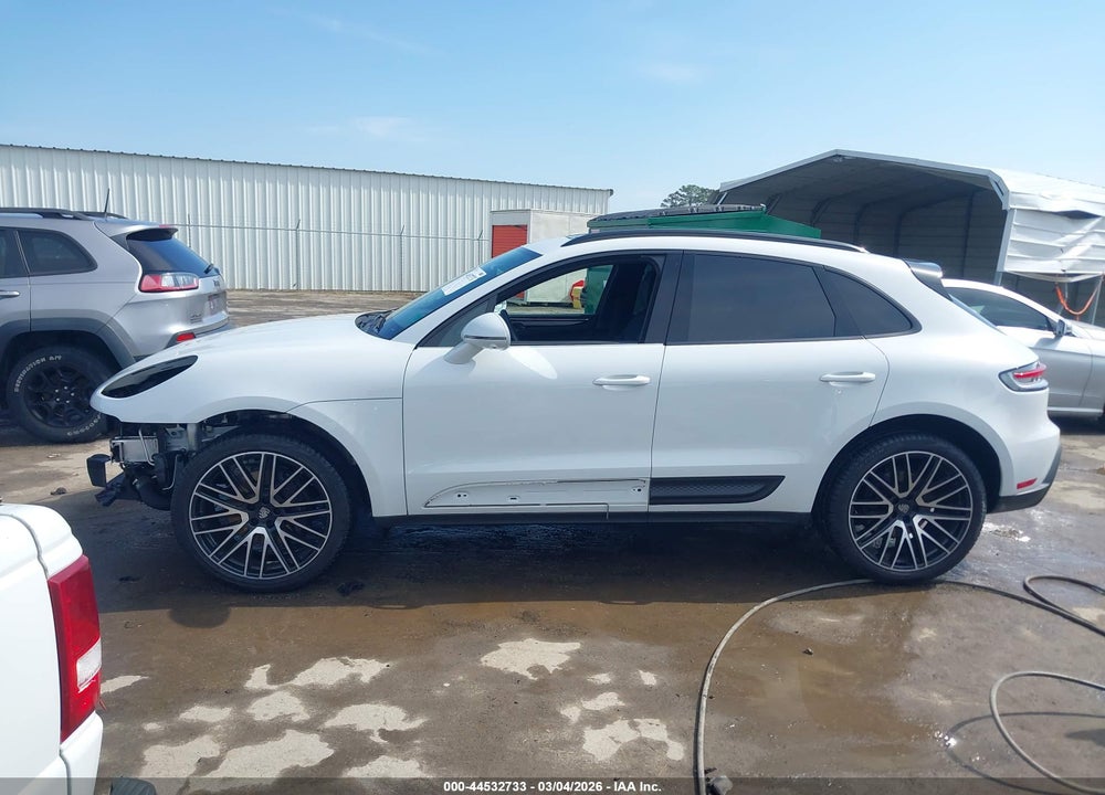 2022 PORSCHE MACAN VIN: WP1AA2A58NLB04263