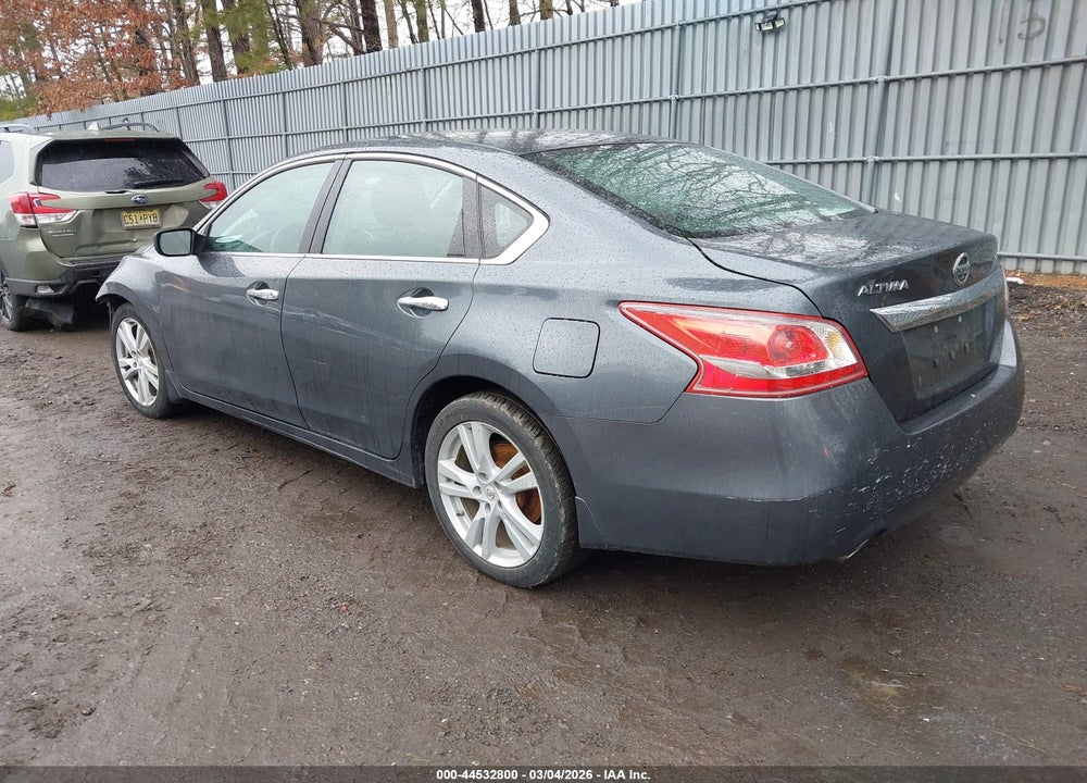 2013 NISSAN ALTIMA 3.5 S VIN: 1N4BL3AP4DN562463