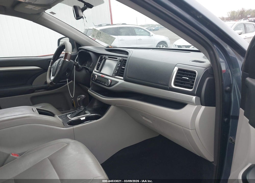 2014 TOYOTA HIGHLANDER XLE V6 VIN: 5TDKKRFH4ES014489