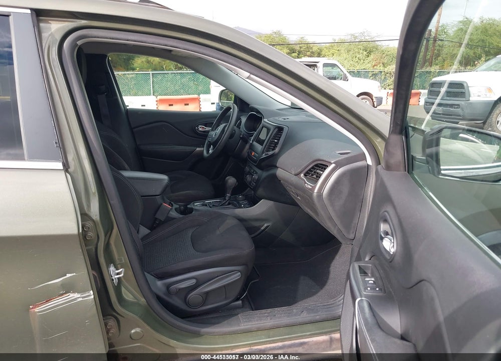 2019 JEEP CHEROKEE LATITUDE 4X4 VIN: 1C4PJMCB9KD440343