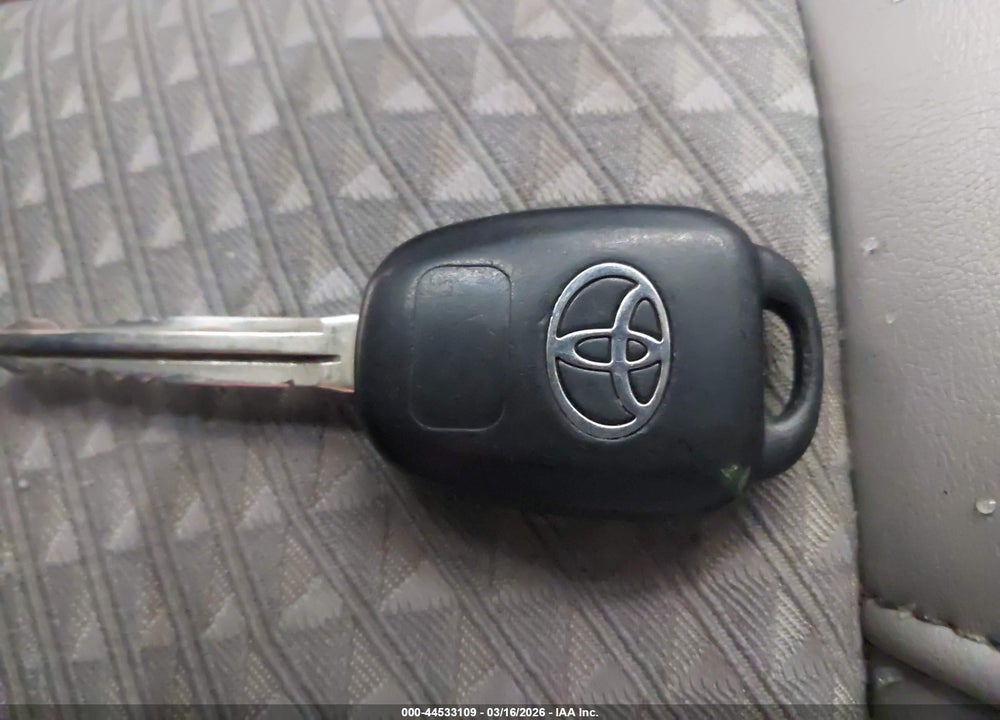 2015 TOYOTA CAMRY SE VIN: 4T1BF1FK4FU028225