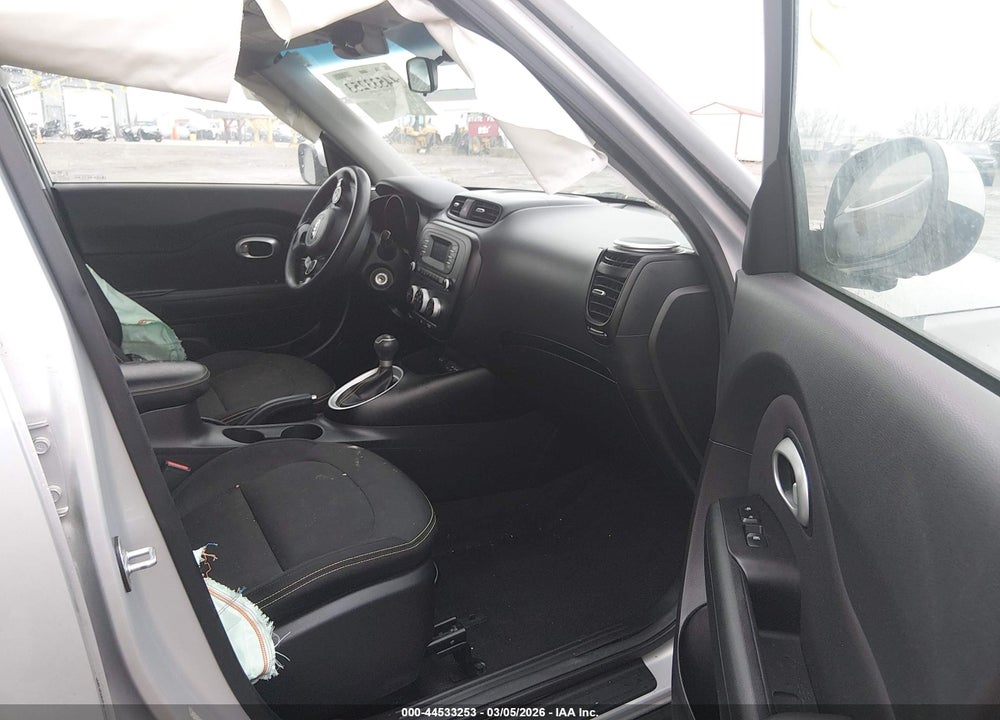 2015 KIA SOUL + VIN: KNDJP3A52F7816669
