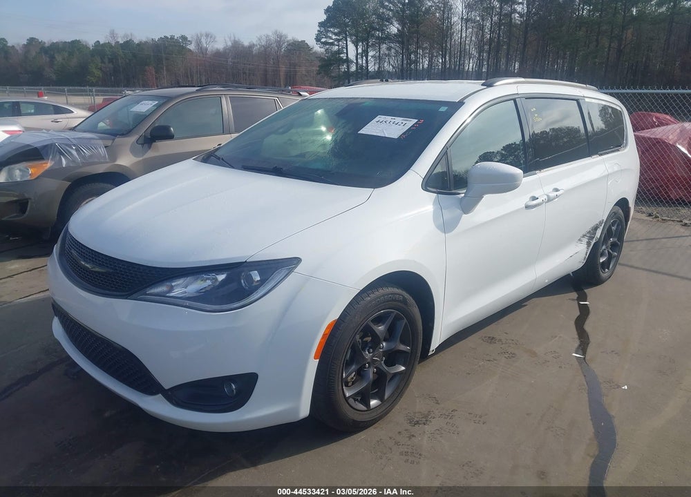 2018 CHRYSLER PACIFICA TOURING L VIN: 2C4RC1BG1JR175248