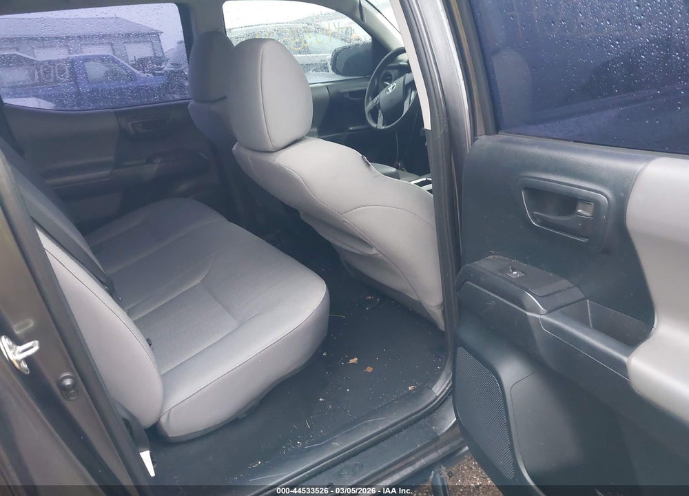 2016 TOYOTA TACOMA SR V6 VIN: 3TMCZ5AN3GM010975