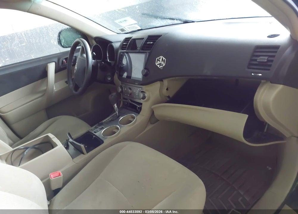 2010 TOYOTA HIGHLANDER BASE V6 VIN: 5TDBK3EH0AS012344