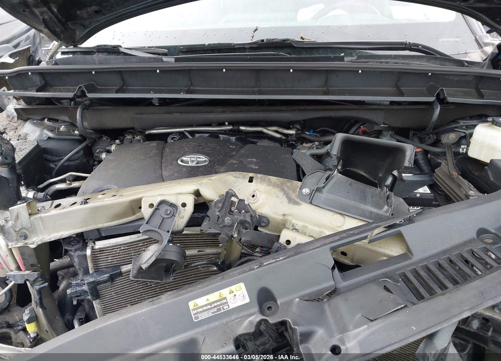 2022 TOYOTA HIGHLANDER XLE VIN: 5TDGZRBH3NS208213