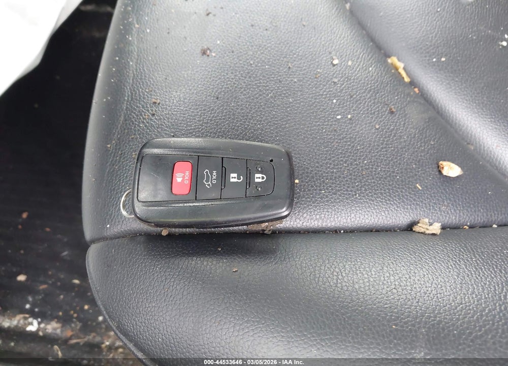 2022 TOYOTA HIGHLANDER XLE VIN: 5TDGZRBH3NS208213