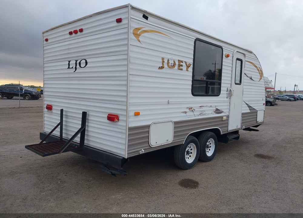 2010 LAYTON JOEY VIN: 1SE200H26AC000883