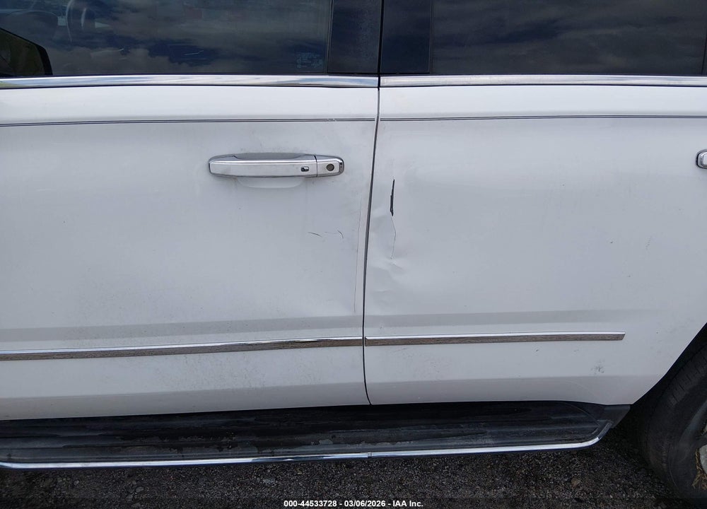 2018 GMC YUKON DENALI VIN: 1GKS1CKJ6JR238983