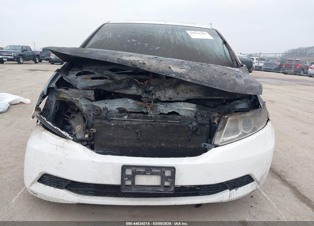 2011 HONDA ODYSSEY EX-L VIN: 5FNRL5H68BB103126